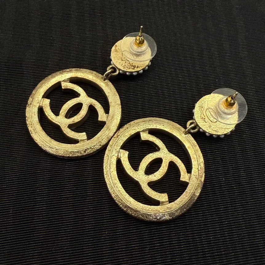 Chanel Coco Pearl Gold Post Earrings Medium