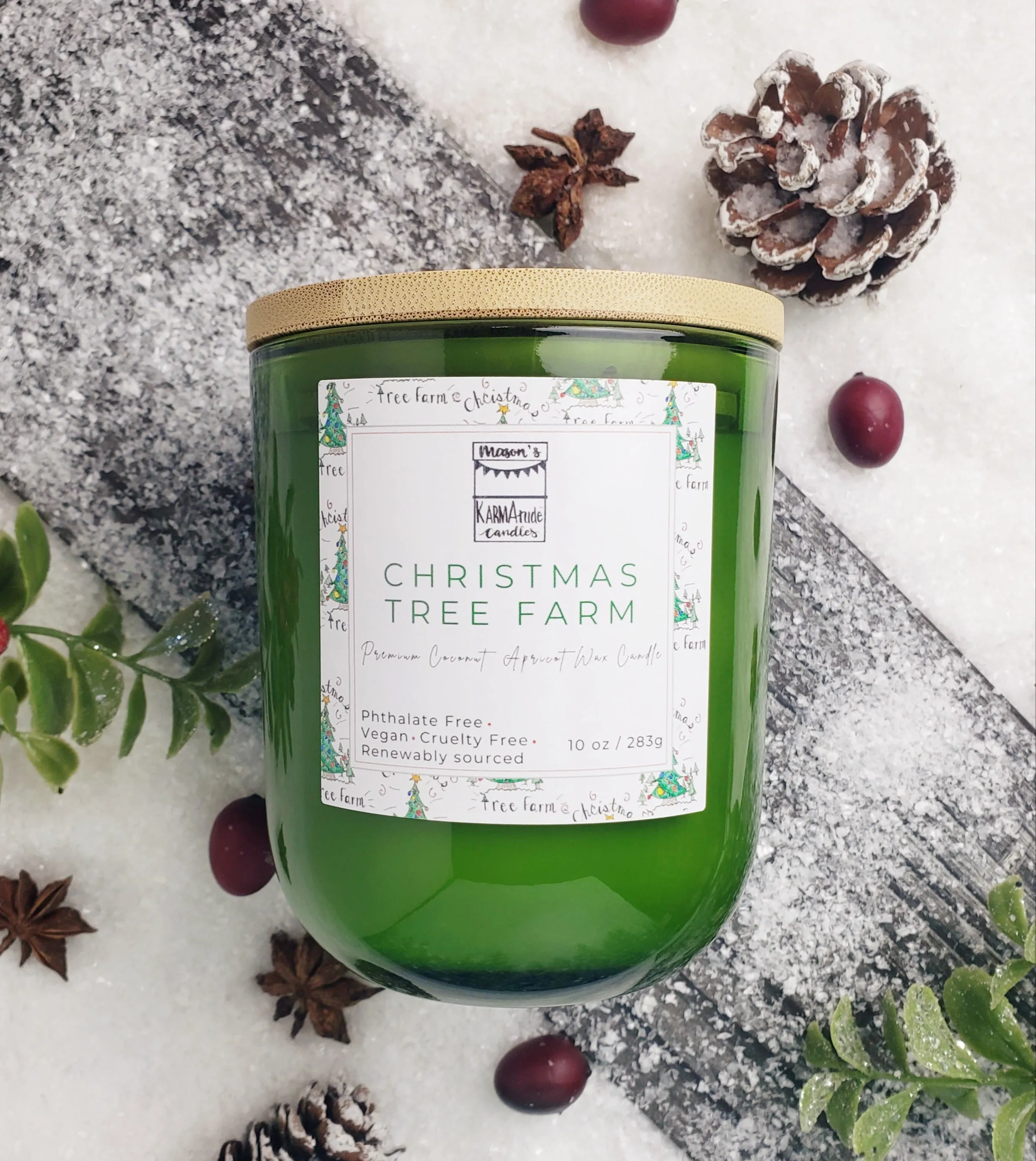 Christmas Tree Farm candle with wood lid 10 oz